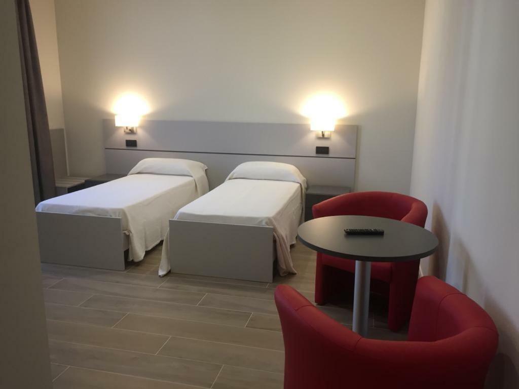 Roma Rooms Анкона Екстер'єр фото