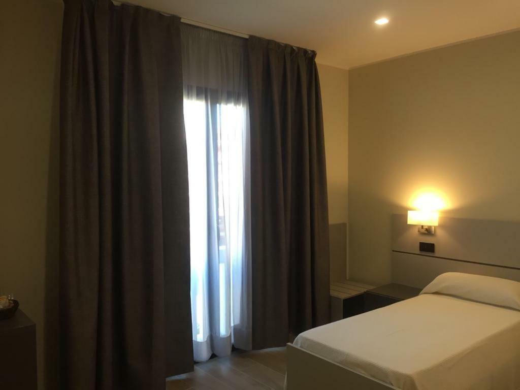 Roma Rooms Анкона Екстер'єр фото